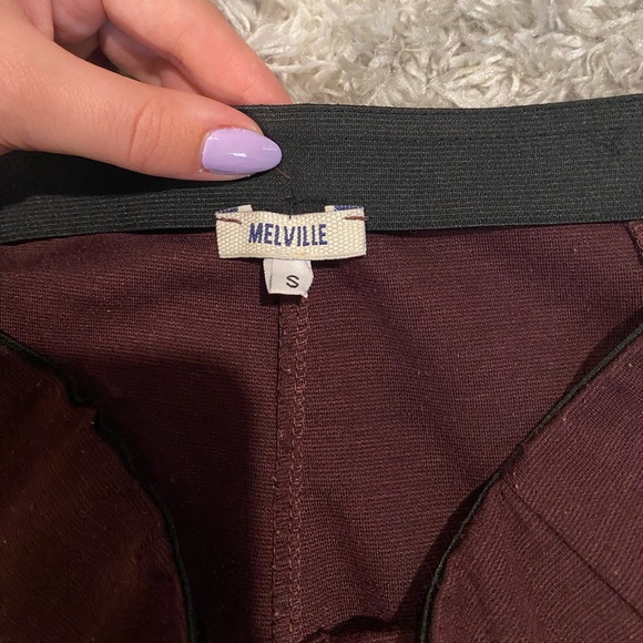 Burgundy slimming A-line skirt 💃🏼 - Picture 3 of 4